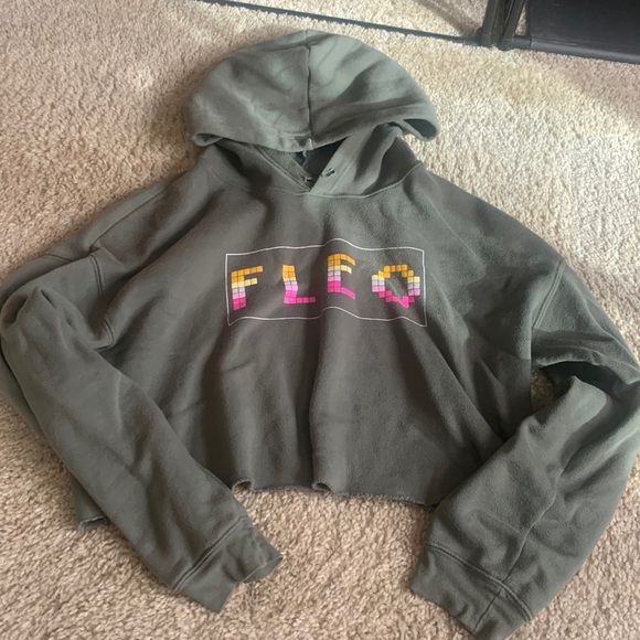 Fleo Tops - Fleo Cropped Hoodie